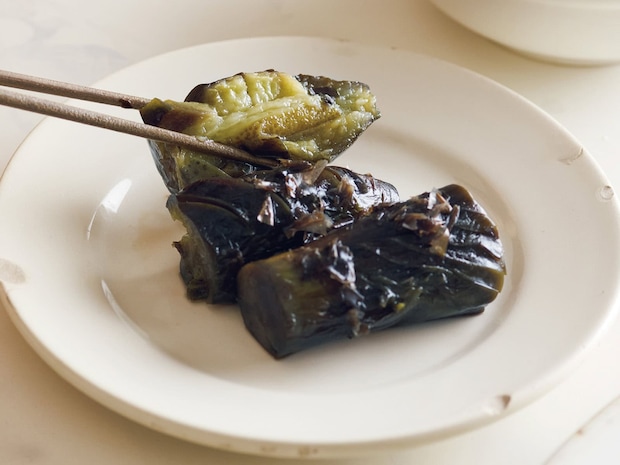 とにかく作りやすくて何度もリピ♡ 洗練された味わいの【なすのおかか煮】はアレンジも自在です！