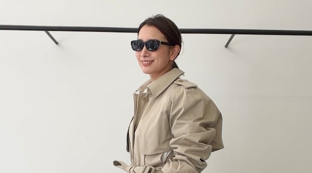 【40代スナップ】かけて即、洒落る！ サンローランの「キャットアイサングラス」｜佐々木郁美さん