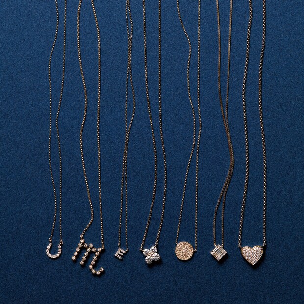 40代からの【ダイヤモンド】はNOTベーシック。オンオフ使えるデザインものネックレスを選んで