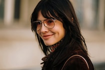 BLACKPINKのジェニーも夢中？ ジュエリー感覚で取り入れられる眼鏡に注目！