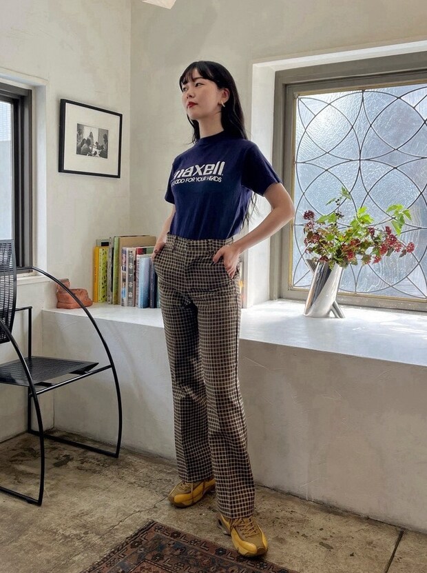 ヴィンテージTとチェック柄パンツでコケティッシュな魅力、満載!【365日スナップ】宗万夏子さん