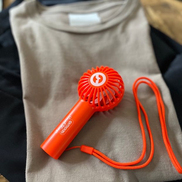 コーデの差し色に。モノ好きライターが正直レビュー!オトナミューズのハンディ扇風機が超優秀な件