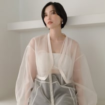 「透けるトップス」をお探しなら要チェック。【AEWEN MATOPH】の旬なトップス6選