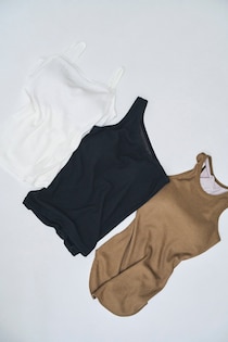 40代以上の肌見せの最適解はカップつきトップス♡ ラクしておしゃれな名品14選