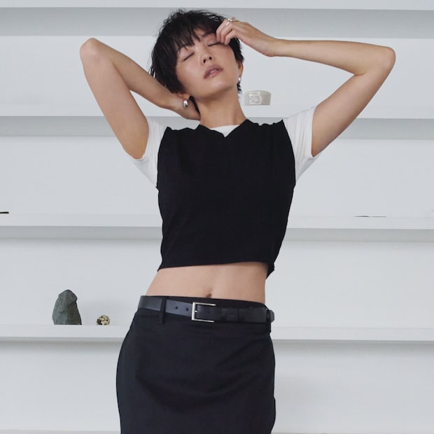 お手本は90年代。チビTとタイトスカートで超シックで上品な【理想の大人の肌見せ】ができる！