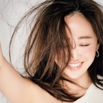 必見！「これ、使うといいよ」美容家・神崎恵さんが教えてくれたメイクの基本アイテム9選を大公開