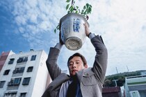 イ・ビョンホン主演ダークコメディ『しあわせな選択』、『湯徳章 私は誰なのか』3月注目映画2選