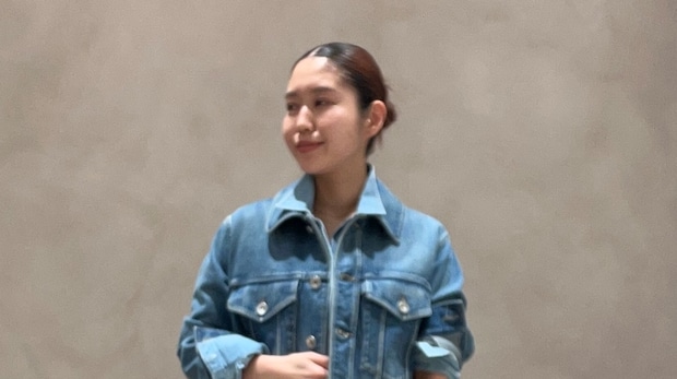 【40代スナップ】デニムオンデニムオンデニム！ 色の違うデニムを重ねてヌケ感演出｜薄井悠さん