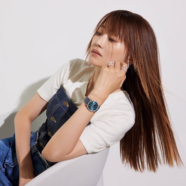 深い青がとにかく美しい……！ラウンド型腕時計なら【パテック フィリップ】の「カラトラバ」です