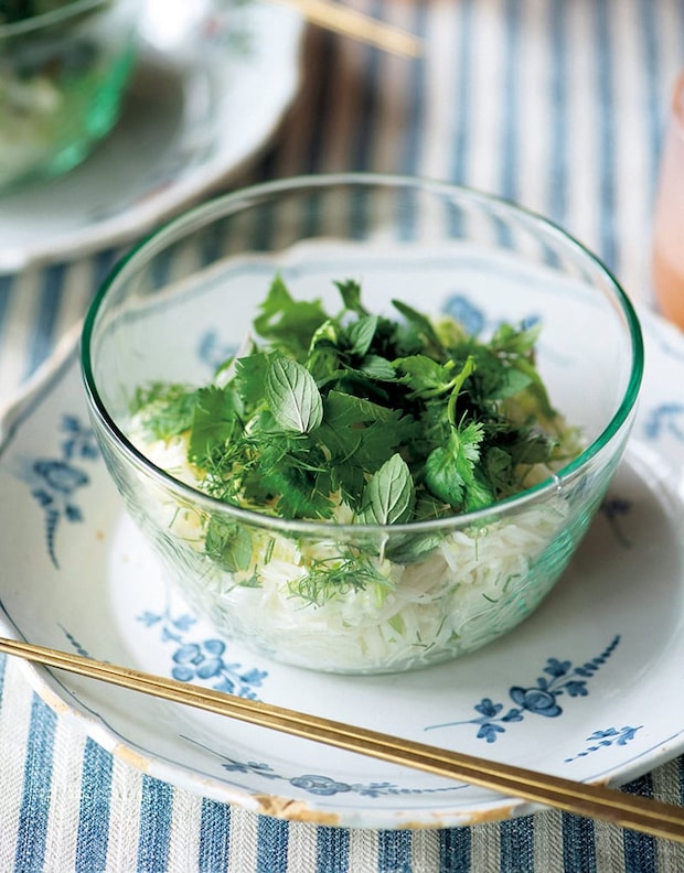 パクチー、ミント、ディルも⁉ すぐ作れちゃう『ハーブ和え麺』で暑い日のランチもサッパリ楽しもう