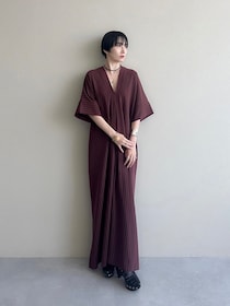 まさかの9,900円。３シーズン活躍するVネックワンピが素敵！【365日スナップ】本間理恵子さん