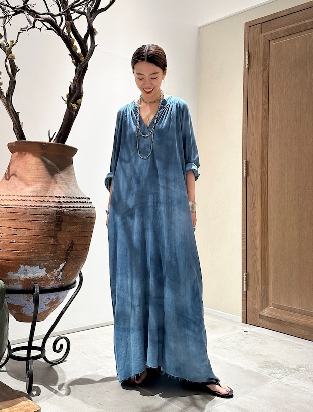 スカートにも、ベアドレスにもなる！万能タイダイワンピがイイ【365日スナップ】長谷川知美さん