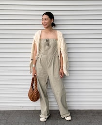 クリアなジュエリーやサングラスで酷暑でも涼しげベージュコーデに【365日スナップ】水口絢詠さん