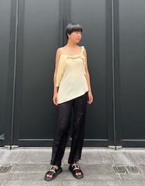 レザーのボリュームサンダルが薄着の夏、バランスアップに大活躍！【365日スナップ】安田香織さん