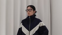 【40代スナップ】スポーティブルゾンは「シアースカート」投入でエレガントに！｜船曳ひろみさん