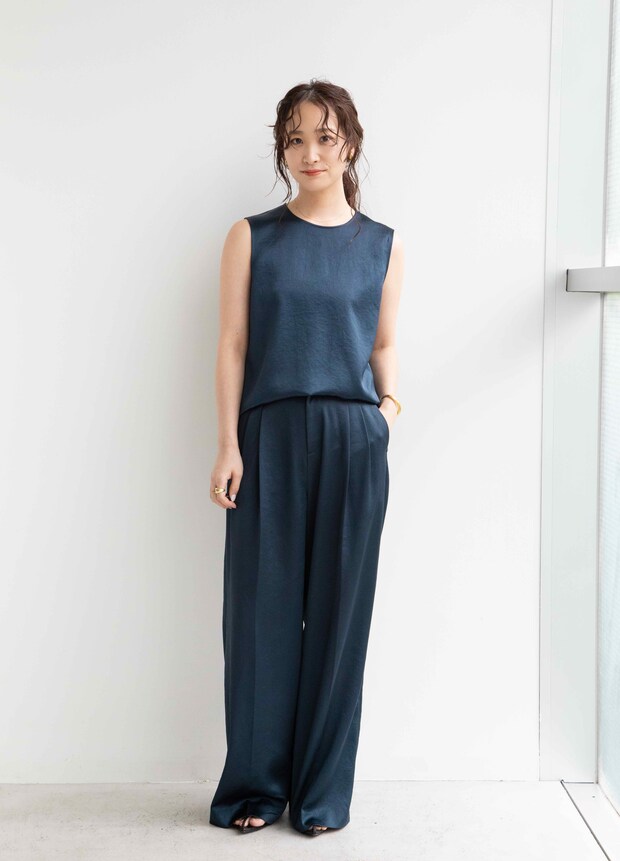 まさに夏の高見えセットアップ!華奢ストラップのサンダルが気分【365日スナップ】佐藤麻理奈さん