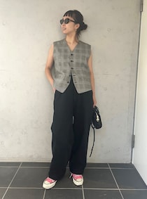 「はき心地が楽！」お洒落さんの秋コーデはダボっとデニムで大人見せ【365日スナップ】戸塚友理さん