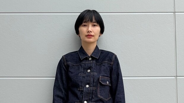 【40代スナップ】ピタピタな「デニムジャケット」をあえてトップスに、がイイ！｜潮田あかりさん