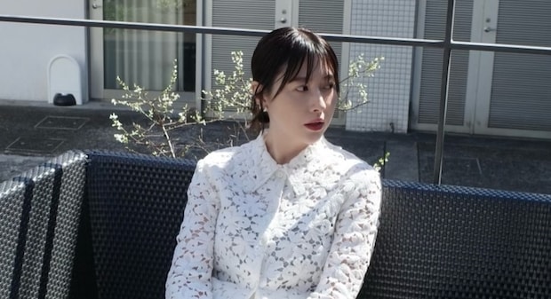 【40代スナップ】トレンドの「レース」は甘さ控えめ「シャツ」なら使いやすい！｜松本ゆりなさん