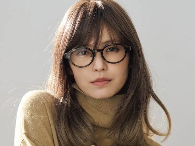 ふんわり、髪質問わず。40代に似合う【やわらかニュアンスヘア】は「ウィッグ」で即決まります！