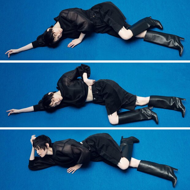 【体型カバーも叶うコーデ】「デニムのハーフパンツ×ロングブーツ」で脚のラインをキレイ見え可能！