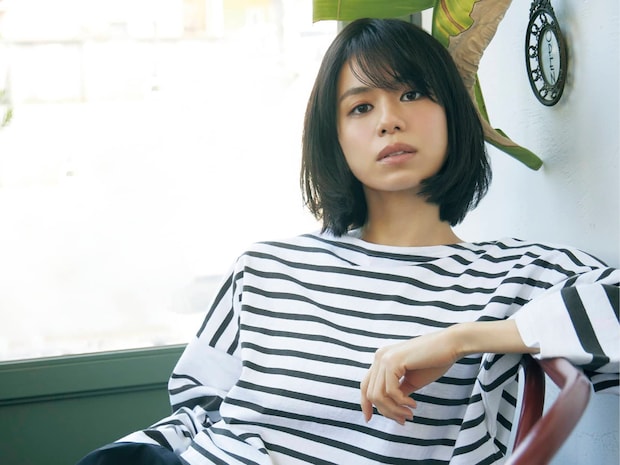 40代、チーク単色使いは正直古い！決め手は「ハイライト」｜河北メイクでシンプルコーデ洒落見せ