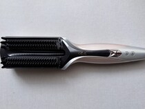 「たった5分でまとまる」「使うほどに髪が整う」話題の【リファ】「ブラシ型ヘアアイロン」レポ