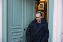 ファッション界の革命児の栄光と転落、そして現在。ドキュメンタリー映画『ジョン・ガリアーノ 世界一愚かな天才デザイナー』レビュー