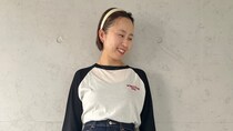 【40代スナップ】透け感トップスに脚長効果のスタイルアップデニムがお似合い♡｜戸塚友理さん