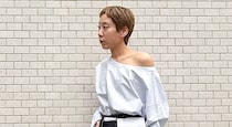 【40代スナップ】初夏は「肌見せ」と爽やかカラーできれいめデニムコーデに！｜加地美咲さん