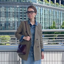 普段のカジュアルスタイルを秋は“ジャケット投入”でキレイめに【365日スナップ】遠藤好美さん