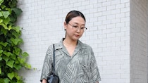 【40代スナップ】旬のワイドシルエットで脚長効果も「色落ちデニム」で爽やかに｜田井美也子さん