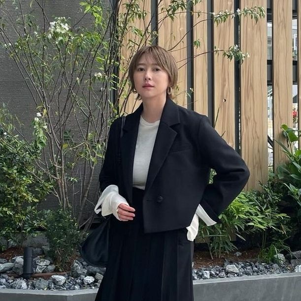 クロップド丈でバランス最強!ジャケットでつくる秋のスカートコーデ【365日スナップ】松本ゆりなさん