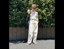 シルエットがキレイ、なによりお手頃！ 40代カジュアル派にハマる【白パンツ】はユニクロにあり！