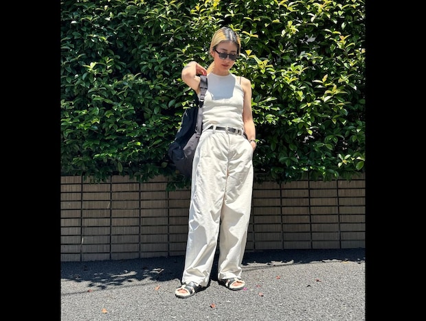 シルエットがキレイ、なによりお手頃！ 40代カジュアル派にハマる【白パンツ】はユニクロにあり！
