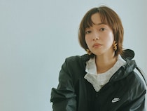 40代、【甘さ×スポーツMIX】着るなら「黒」か「白」か「モノトーン」でまとめるのが最適解！