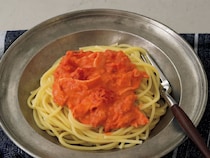 トマトの酸味に生クリームとハムがからんで、絶品！【トマトクリームソーススパゲッティ】