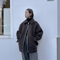 主役なフライトジャケットは色使い抑えめがおしゃれ見えのコツ【365日スナップ】紫芝綾乃さん