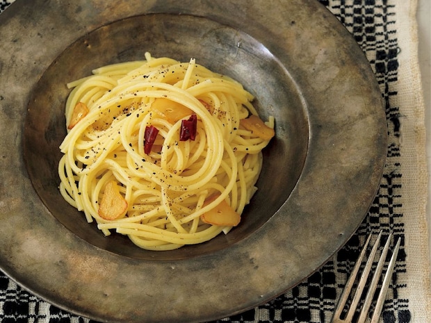 プロが教える！ガーリック香る定番パスタ【ペペロンチーノ】を手早く、もっと美味しく作るコツ