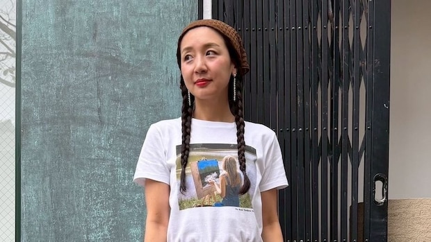 【40代スナップ】夏のシンプルコーデに「アンクレット」や小物で大人の洒落感を|住 有佳理さん