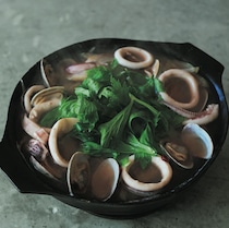 香りも美味しい！ナンプラーの旨みとセロリの香りの『魚介とセロリのナンプラー鍋』レシピ