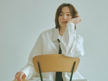 メンズシャツにとろみパンツ。「キレイめアイテム」同士の【上下オーバーサイズ】が40代に洒落る