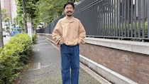 梅雨は超ビッグなリネンシャツで快適に。アクセで萌え袖アレンジする天才的アイデア【メンズスナップ】