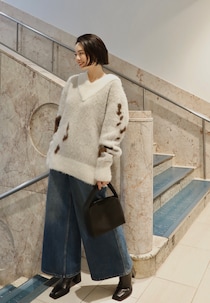 【365 DAYS SNAP】伊勢丹新宿店 婦人・宝飾時計・雑貨・子供営業部 ソーシャルメディア担当　岩田紗羅さんのニットスタイル