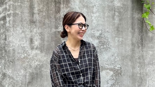 【40代スナップ】色も大きさもよすぎ「カゴバッグ」がこの夏活躍間違いなし!|石塚愛子さん