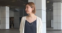【40代スナップ】シックに決まる！ ほっこりしない「カゴバッグ」はブラック一択♡｜助野史子さん