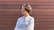 【40代スナップ】PCも入るホワイトの「大容量かごバッグ」はオンオフ大活躍！｜出原杏子さん