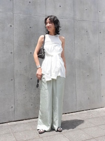 【40代スナップ】キッチュさが可愛すぎ「ジェリーシューズ」で夏ムード高まる！｜大森晴花さん