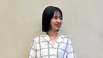 【40代スナップ】透かし模様で軽やか見え「レザーバッグ」が夏コーデに大活躍！｜岡田芙美さん