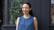 【40代スナップ】軽やか美シルエット「サマーデニムワンピ」で酷暑もデニムを楽しむ｜林 安奈さん